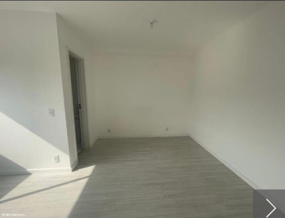 Imagem Imóvel com 1 Quarto para Alugar, 27 m² em Botujuru - Mogi Das Cruzes