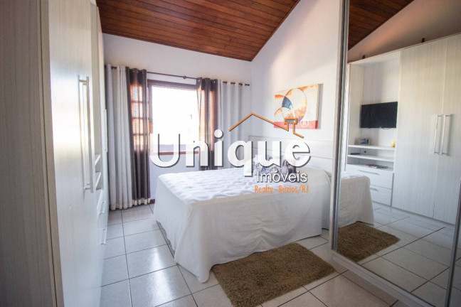 Imagem Casa com 4 Quartos à Venda, 500 m² em Praia Do Siqueira - Cabo Frio Imagem Casa com 4 Quartos à Venda, 500 m² em Praia Do Siqueira - Cabo Frio