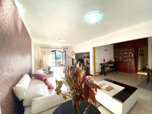 Imagem Casa com 3 Quartos à Venda, 250 m² em Várzea - Teresópolis Imagem Casa com 3 Quartos à Venda, 250 m² em Várzea - Teresópolis