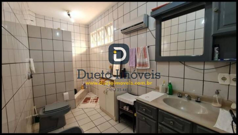 Imagem Casa com 4 Quartos à Venda, 284 m² em Camobi - Santa Maria
