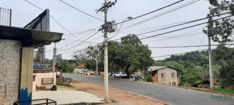 Imagem Casa com 3 Quartos à Venda, 300 m² em Vila Nova - Porto Alegre Imagem Casa com 3 Quartos à Venda, 300 m² em Vila Nova - Porto Alegre