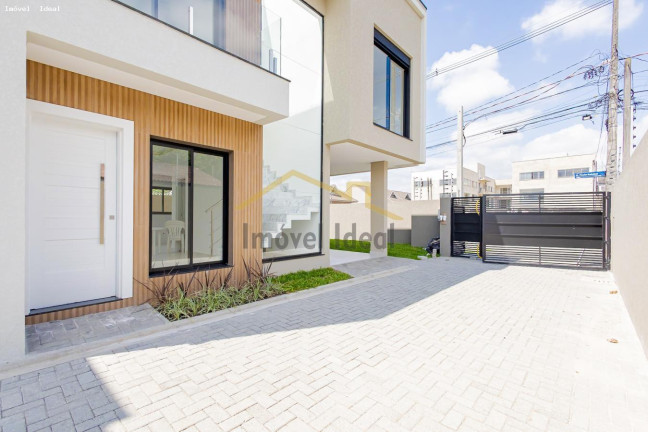 Imagem Casa com 3 Quartos à Venda, 131 m² em Hauer - Curitiba Imagem Casa com 3 Quartos à Venda, 131 m² em Hauer - Curitiba