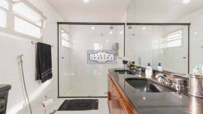 Imagem Cobertura com 3 Quartos à Venda, 400 m² em Lagoa - Rio De Janeiro Imagem Cobertura com 3 Quartos à Venda, 400 m² em Lagoa - Rio De Janeiro