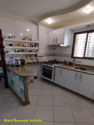 Imagem Imóvel com 3 Quartos à Venda, 160 m² em Centro - Balneário Camboriú Imagem Imóvel com 3 Quartos à Venda, 160 m² em Centro - Balneário Camboriú