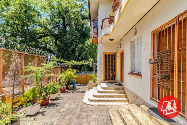Imagem Casa com 5 Quartos à Venda, 142 m² em Menino Deus - Porto Alegre Imagem Casa com 5 Quartos à Venda, 142 m² em Menino Deus - Porto Alegre