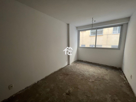 Sala Comercial à Venda, 27 m² em Centro - Niterói