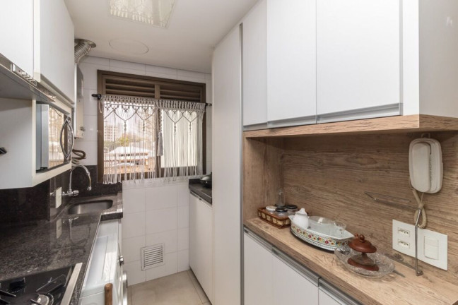 Imagem Apartamento com 3 Quartos à Venda, 76 m² em Passo Da Areia - Porto Alegre