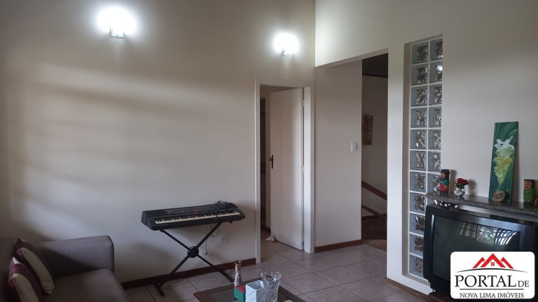 Imagem Casa com 3 Quartos à Venda, 200 m² em Vila Odete - Nova Lima