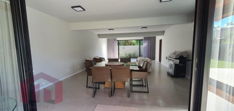 Imagem Imóvel com 3 Quartos à Venda, 270 m²