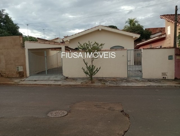 Casa com 2 Quartos à Venda,  em Centro - Rifaina