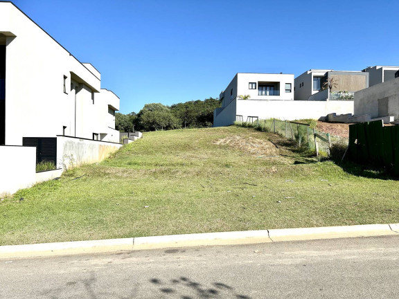Casa à Venda, 490 m² em Carapicuíba