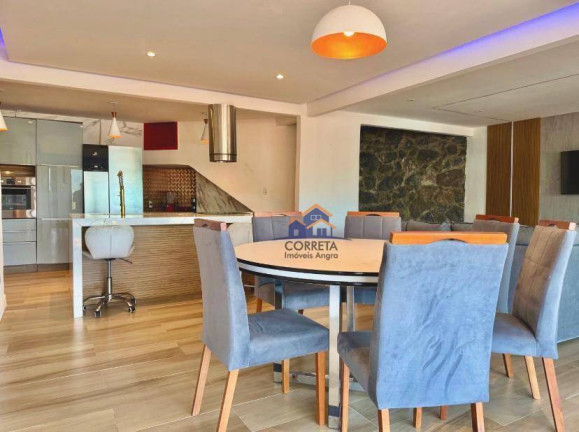 Imagem Casa com 5 Quartos à Venda, 200 m² em Centro - Angra Dos Reis