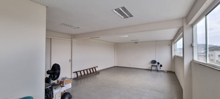 Imagem Galpão à Venda, 650 m² em Barra Do Rio - Itajaí Imagem Galpão à Venda, 650 m² em Barra Do Rio - Itajaí