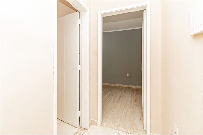 Imagem Imóvel com 1 Quarto à Venda, em Bom Fim - Porto Alegre Imagem Imóvel com 1 Quarto à Venda, em Bom Fim - Porto Alegre