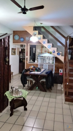 Sobrado com 4 Quartos à Venda, 250 m² em Cigarras - São Sebastião