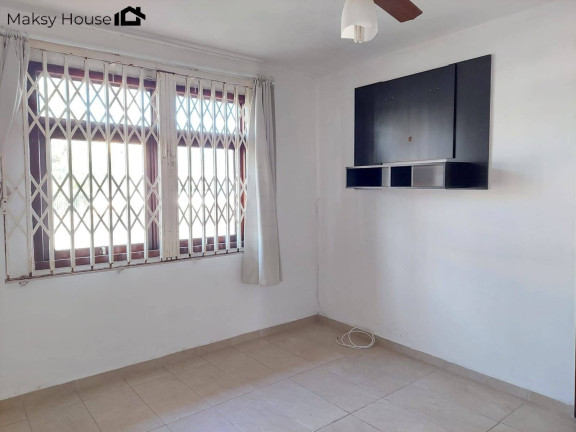 Imagem Casa com 3 Quartos à Venda, em Boqueirão - Curitiba Imagem Casa com 3 Quartos à Venda, em Boqueirão - Curitiba