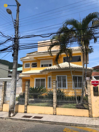 Imagem Casa com 3 Quartos à Venda, 324 m² em Monte Verde - Florianópolis Imagem Casa com 3 Quartos à Venda, 324 m² em Monte Verde - Florianópolis