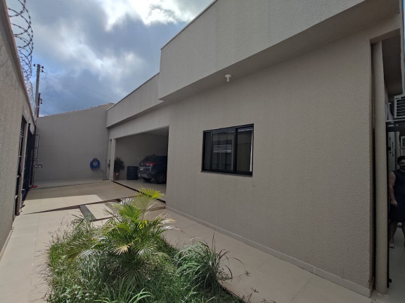 Imagem Imóvel com 
            	3             Quartos à Venda, 264 m² em 
            	Jardim Marista             - 
            	Trindade            