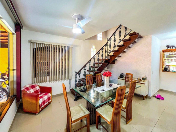 Imagem Casa com 5 Quartos à Venda, 240 m² em Piratininga - Niterói Imagem Casa com 5 Quartos à Venda, 240 m² em Piratininga - Niterói