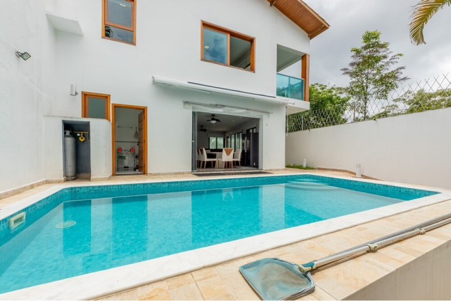 Imagem Casa com 3 Quartos à Venda, 247 m² em Guarapiranga - São Paulo