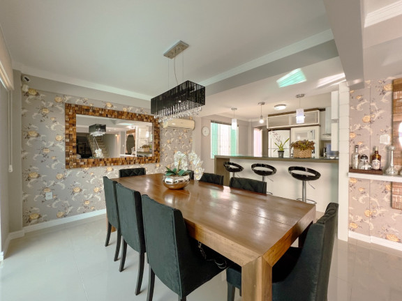 Imagem Casa com 4 Quartos à Venda, 290 m² em Estreito - Florianópolis