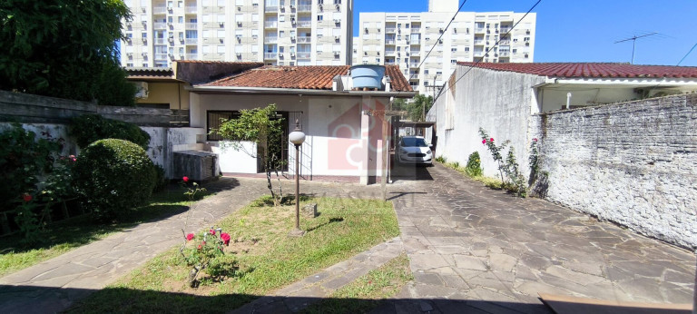 Imagem Casa com 3 Quartos à Venda, 141 m² em Camaquã - Porto Alegre Imagem Casa com 3 Quartos à Venda, 141 m² em Camaquã - Porto Alegre