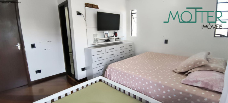 Imagem Casa com 4 Quartos à Venda, 213 m² em Capão Raso - Curitiba Imagem Casa com 4 Quartos à Venda, 213 m² em Capão Raso - Curitiba