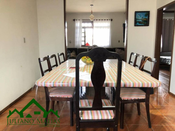 Imagem Sobrado com 6 Quartos à Venda, 220 m² em Centro - Balneário Barra Do Sul