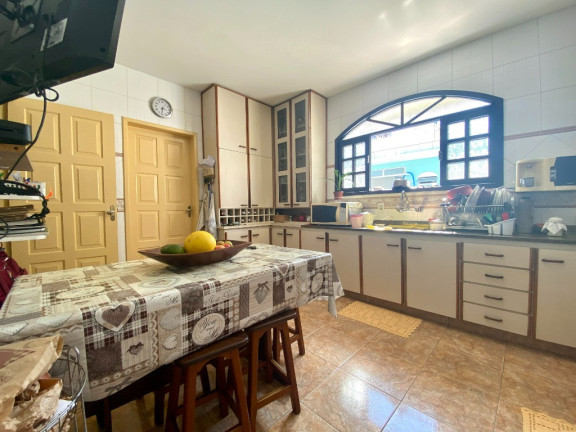 Imagem Casa com 4 Quartos à Venda, 200 m² em Barreiros - São José