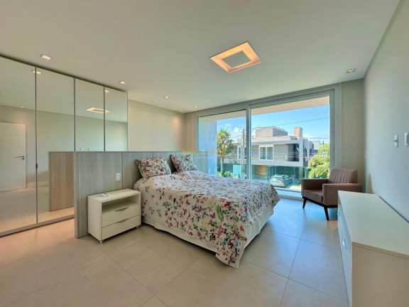 Imagem Casa com 5 Quartos à Venda, 373 m² em Condominio Malibu Beach Residence - Xangri-lá Imagem Casa com 5 Quartos à Venda, 373 m² em Condominio Malibu Beach Residence - Xangri-lá