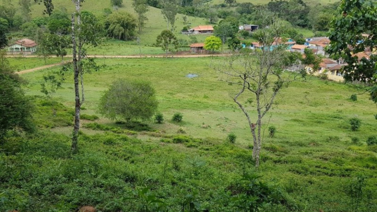 Imagem Imóvel com 2 Quartos à Venda, 100 m² em Pinhalzinho - Gonçalves Imagem Imóvel com 2 Quartos à Venda, 100 m² em Pinhalzinho - Gonçalves