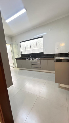 Imagem Casa com 4 Quartos à Venda, 300 m² Imagem Casa com 4 Quartos à Venda, 300 m²