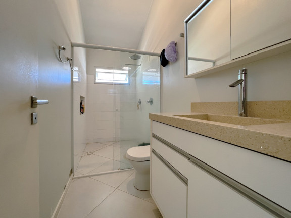 Imagem Casa com 3 Quartos à Venda, 295 m² em Coqueiros - Florianópolis