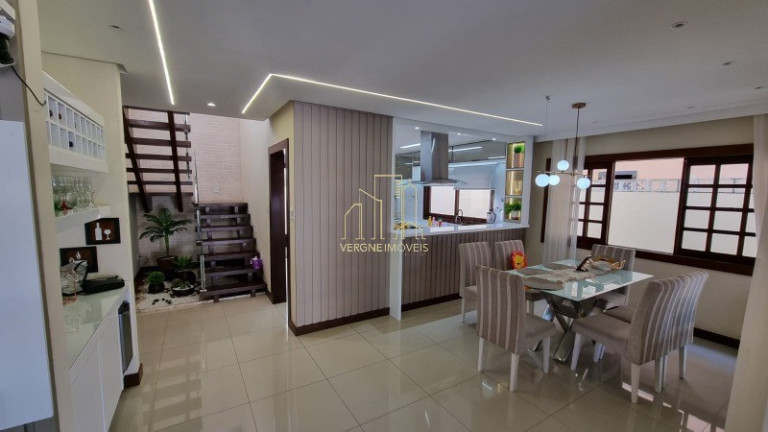 Imagem Imóvel com 4 Quartos à Venda, 225 m² em Lauro De Freitas - Lauro De Freitas Imagem Imóvel com 4 Quartos à Venda, 225 m² em Lauro De Freitas - Lauro De Freitas