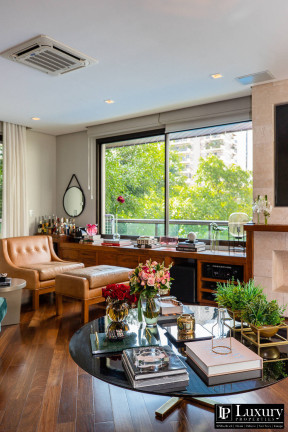 Imagem Apartamento com 2 Quartos à Venda, 257 m² em Moema - São Paulo