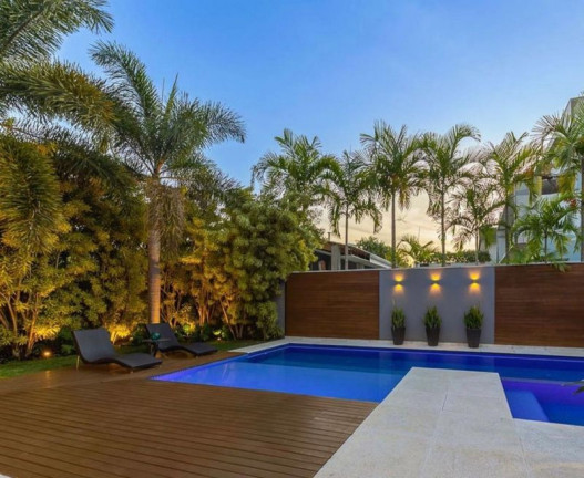 Imagem Casa com 5 Quartos à Venda, 1.050 m² Imagem Casa com 5 Quartos à Venda, 1.050 m²