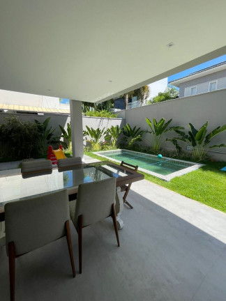 Imagem Casa com 4 Quartos à Venda, 300 m² em Eusébio - Eusébio Imagem Casa com 4 Quartos à Venda, 300 m² em Eusébio - Eusébio