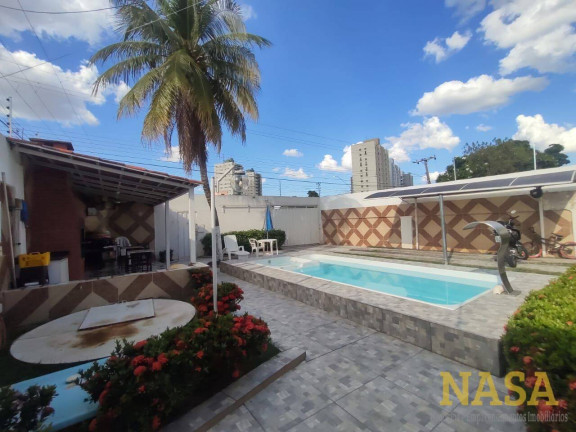 Imagem Casa com 5 Quartos à Venda, 405 m² em Cidade Alta - Cuiabá Imagem Casa com 5 Quartos à Venda, 405 m² em Cidade Alta - Cuiabá