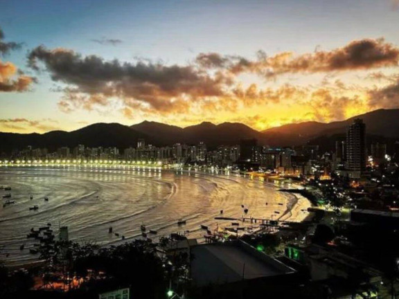 Imagem Casa com 3 Quartos à Venda, 200 m² em Canto Da Praia - Itapema Imagem Casa com 3 Quartos à Venda, 200 m² em Canto Da Praia - Itapema