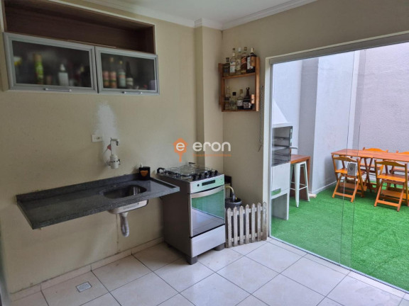 Imagem Casa com 3 Quartos à Venda, 219 m²