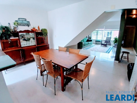 Imagem Sobrado com 3 Quartos à Venda, 217 m² em Vila Gilda - Santo André Imagem Sobrado com 3 Quartos à Venda, 217 m² em Vila Gilda - Santo André