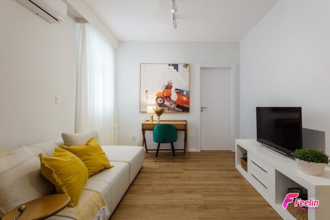 Imagem Apartamento com 1 Quarto à Venda, 47 m² em Centro - Florianópolis Imagem Apartamento com 1 Quarto à Venda, 47 m² em Centro - Florianópolis