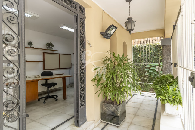 Imagem Casa com 12 Quartos à Venda, 520 m² em Pacaembu - São Paulo Imagem Casa com 12 Quartos à Venda, 520 m² em Pacaembu - São Paulo