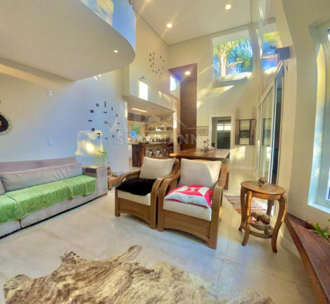 Imagem Casa com 3 Quartos à Venda, 230 m² em Itacorubi - Florianópolis Imagem Casa com 3 Quartos à Venda, 230 m² em Itacorubi - Florianópolis