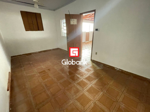 Imagem Sobrado com 8 Quartos para Alugar,  em Alto São João - Montes Claros