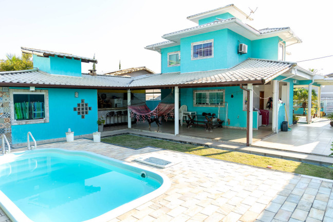 Imagem Casa com 5 Quartos à Venda, 360 m² em Centro - Maricá
