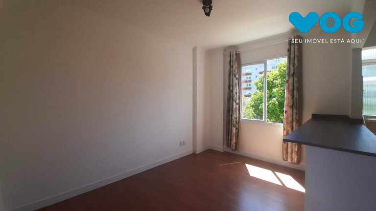 Imagem Imóvel com 1 Quarto à Venda, 40 m² em Centro Histórico - Porto Alegre Imagem Imóvel com 1 Quarto à Venda, 40 m² em Centro Histórico - Porto Alegre