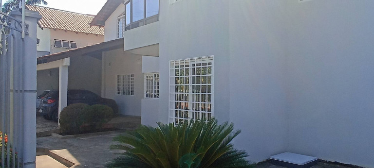 Imagem Casa com 4 Quartos à Venda, 480 m² em Cuiabá Imagem Casa com 4 Quartos à Venda, 480 m² em Cuiabá