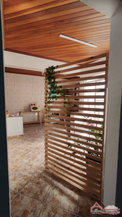 Imagem Casa com 3 Quartos à Venda, em Centro - Jacareí Imagem Casa com 3 Quartos à Venda, em Centro - Jacareí