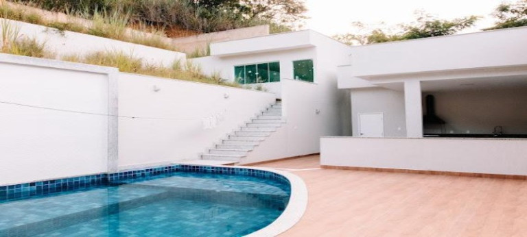 Imagem Casa com 5 Quartos à Venda, 400 m² em Maria Paula - São Gonçalo Imagem Casa com 5 Quartos à Venda, 400 m² em Maria Paula - São Gonçalo